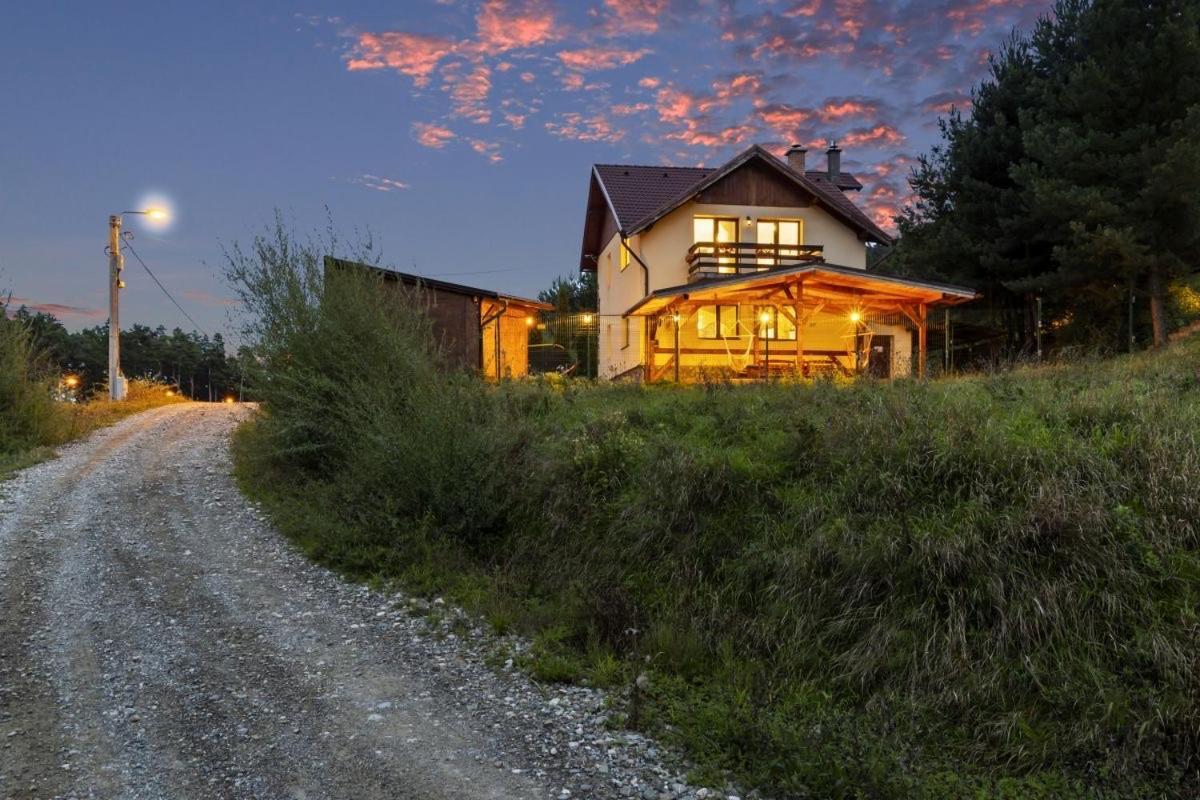 Villa Casa Georgea à Săcele Extérieur photo