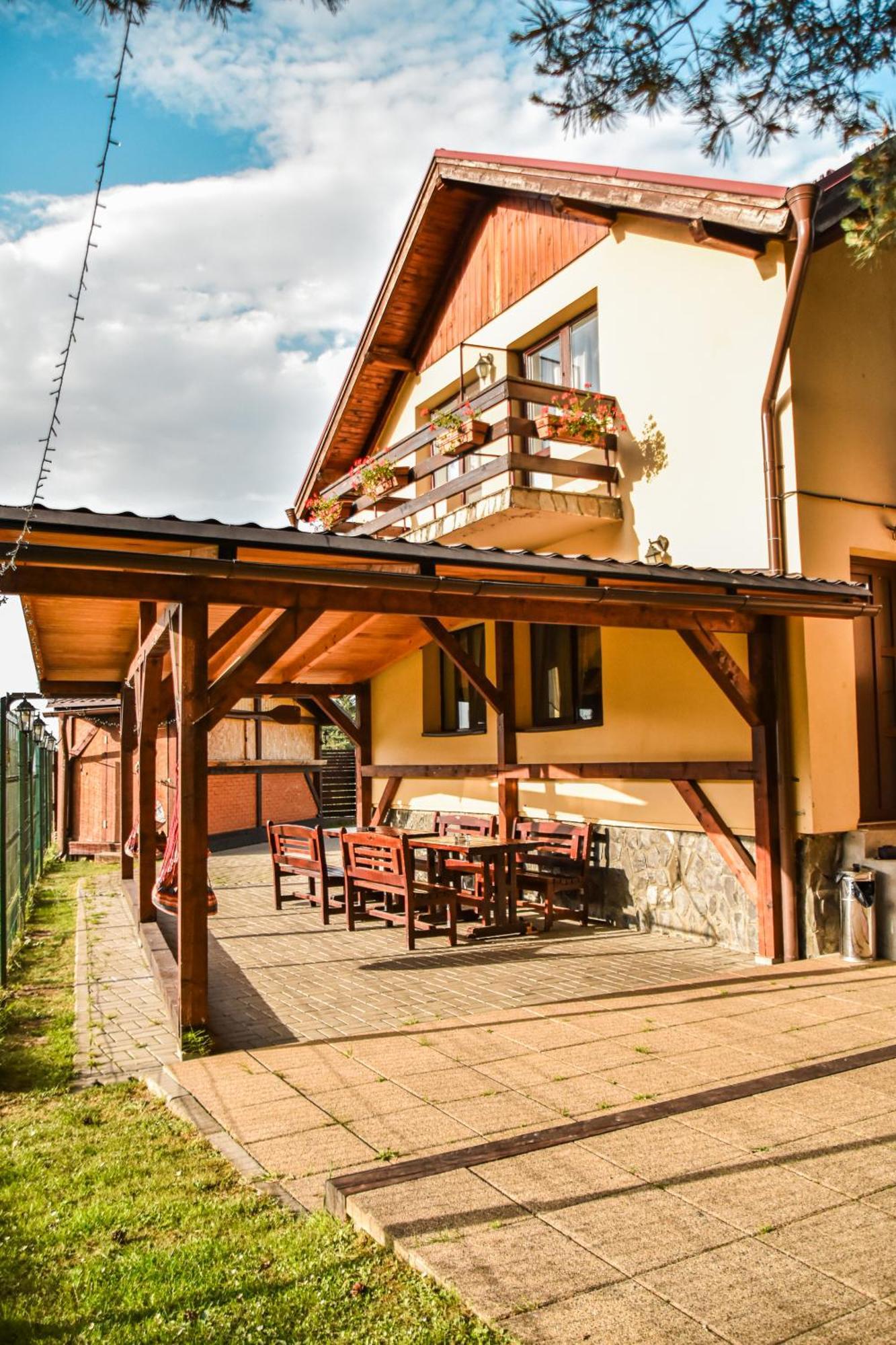 Villa Casa Georgea à Săcele Extérieur photo