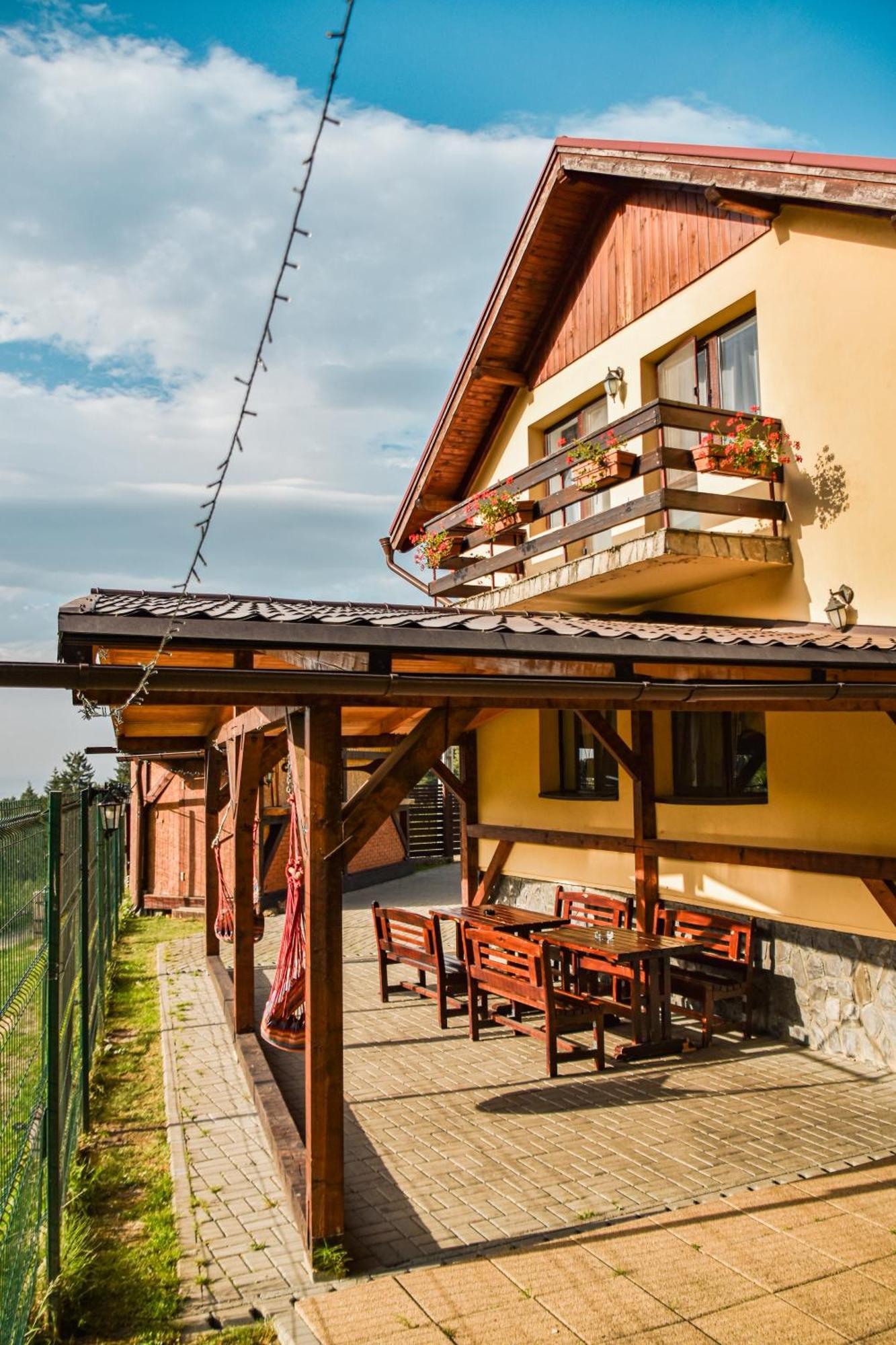 Villa Casa Georgea à Săcele Extérieur photo