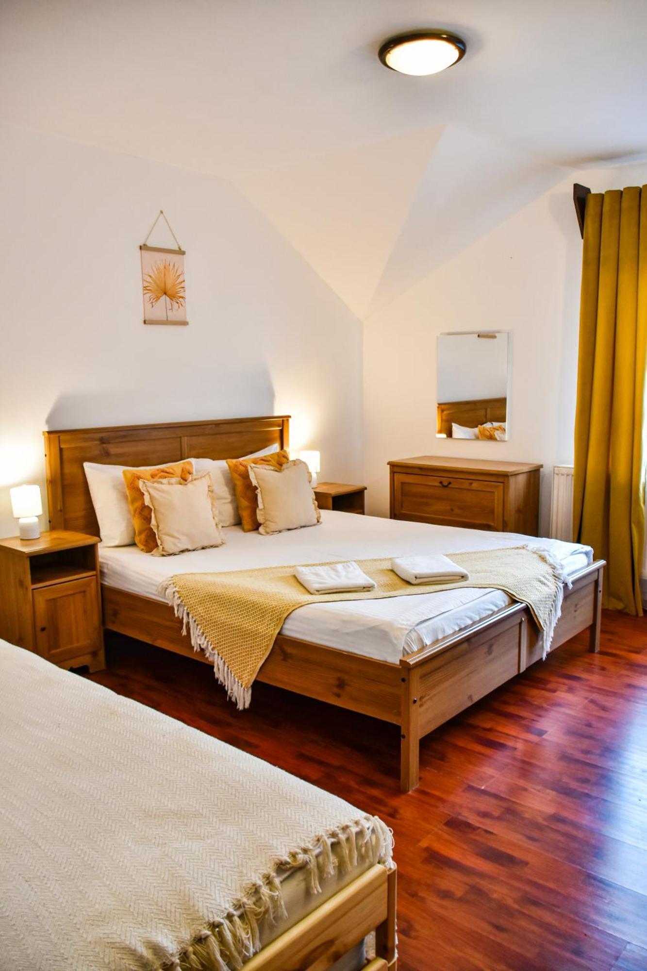 Villa Casa Georgea à Săcele Extérieur photo