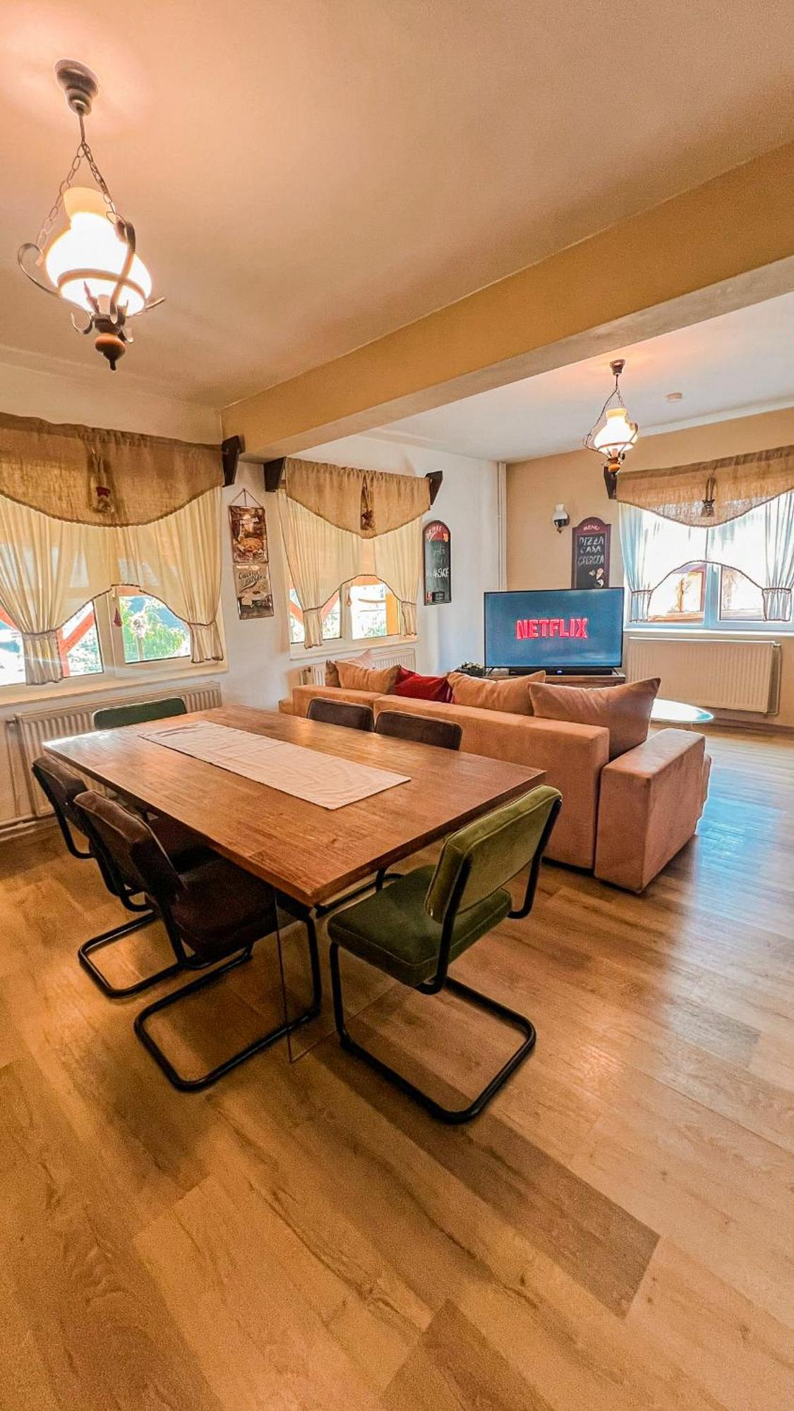 Villa Casa Georgea à Săcele Extérieur photo