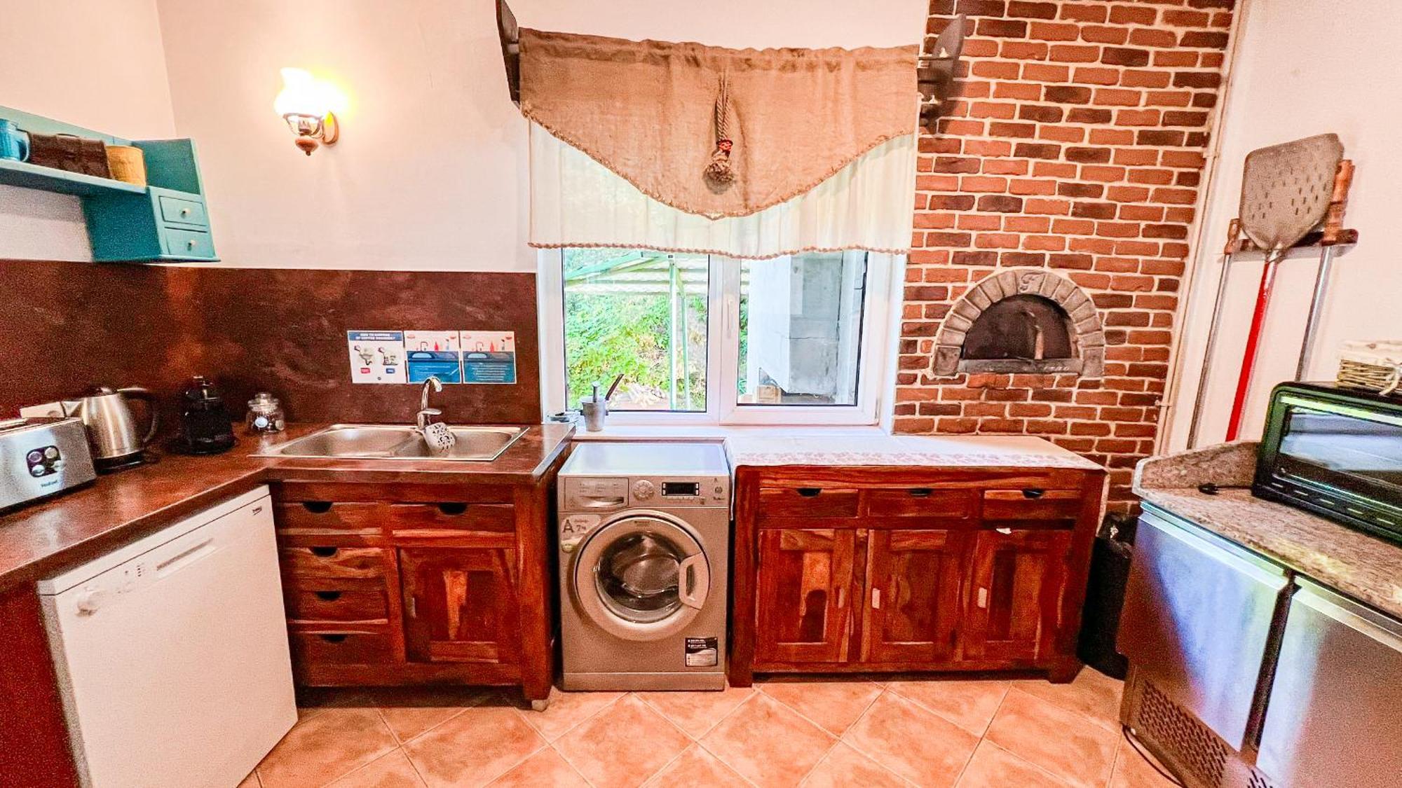 Villa Casa Georgea à Săcele Extérieur photo